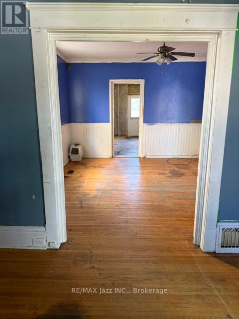 629 BROWN STREET - 6
