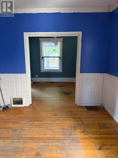 629 BROWN STREET - 8
