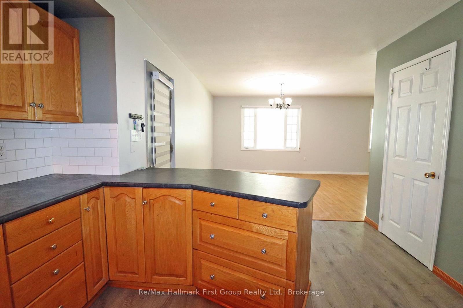 1840 QUEENSBOROUGH ROAD - 16