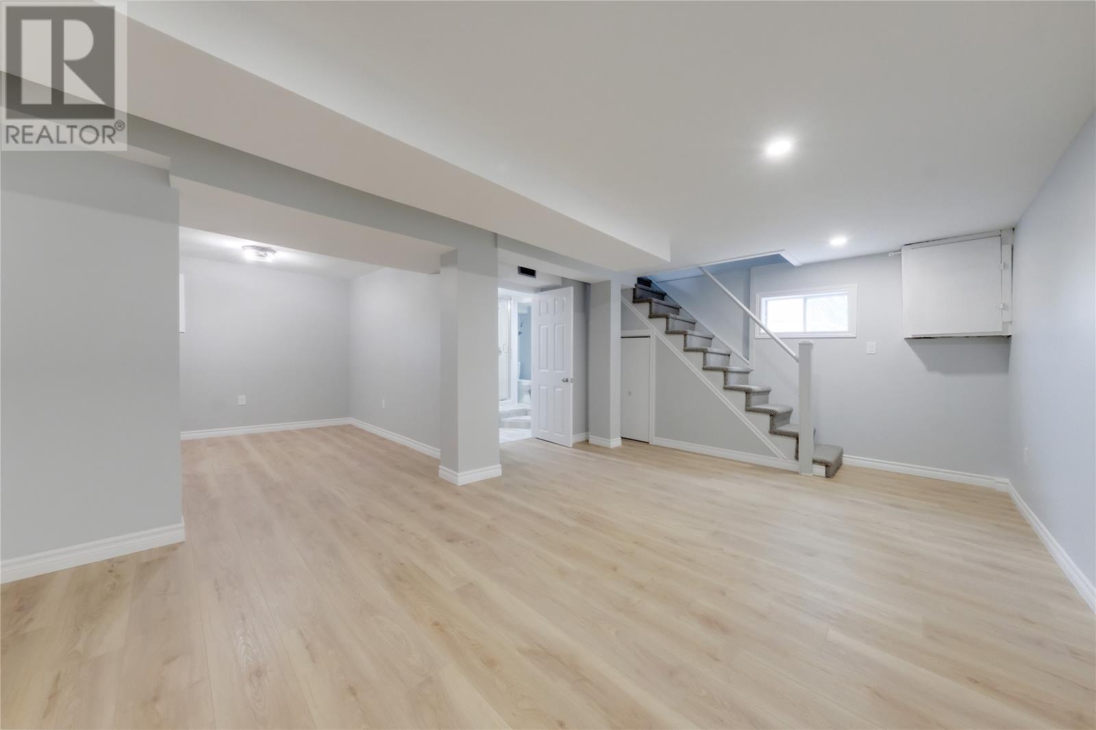 93 Clarence Street - 16