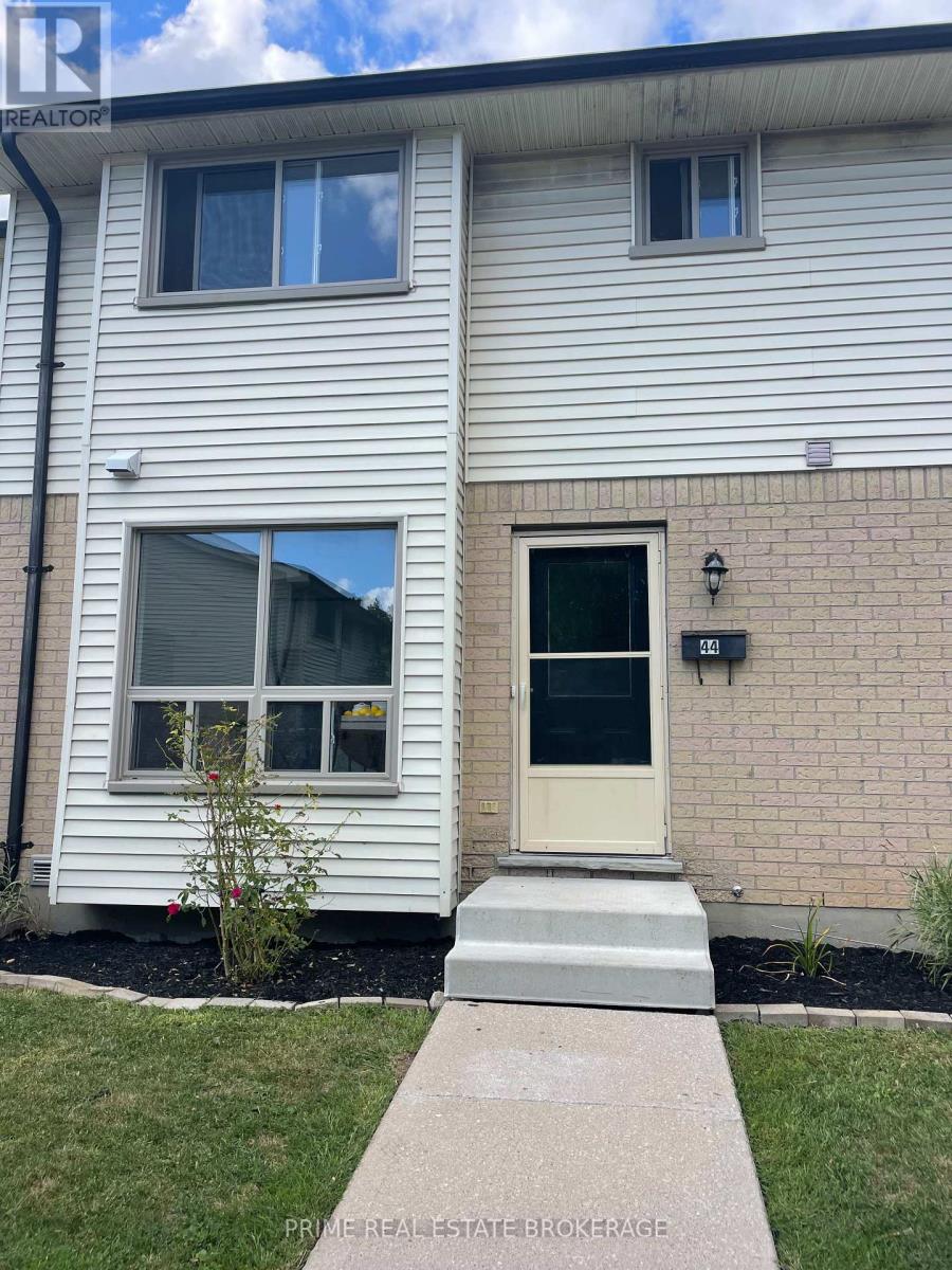 #44 355 SANDRINGHAM CRESCENT - 1