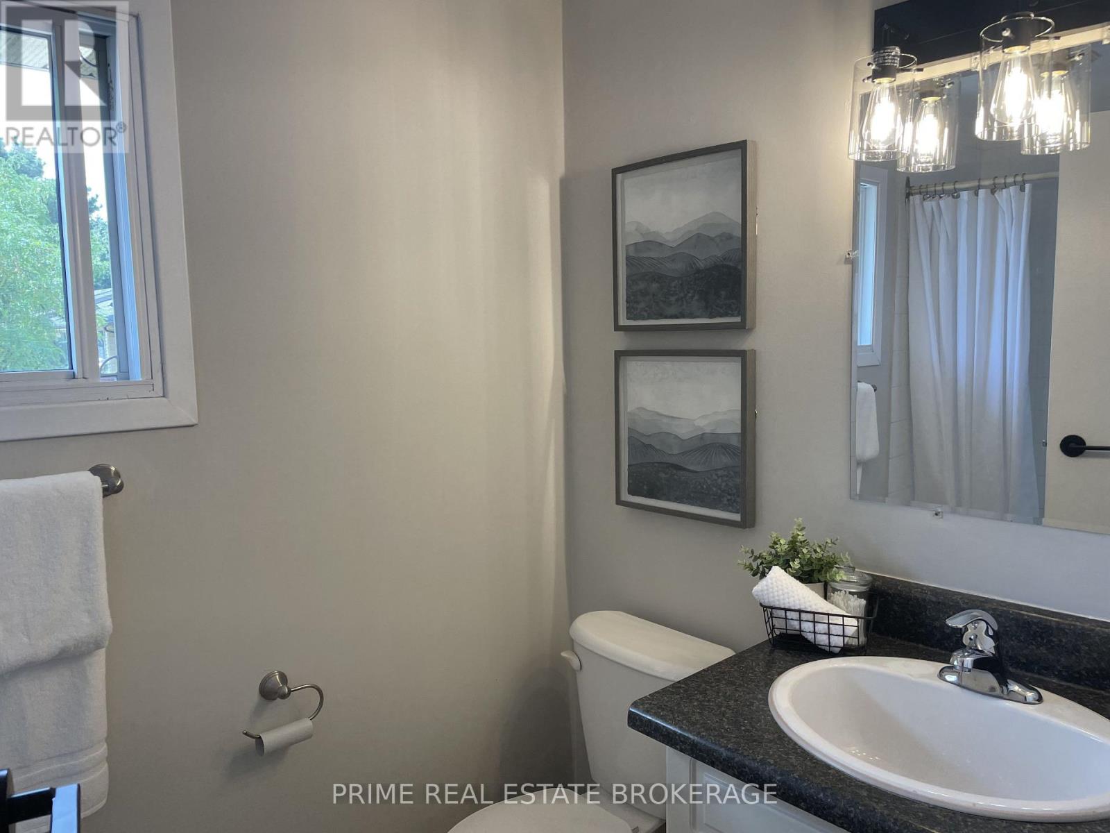 #44 355 SANDRINGHAM CRESCENT - 13