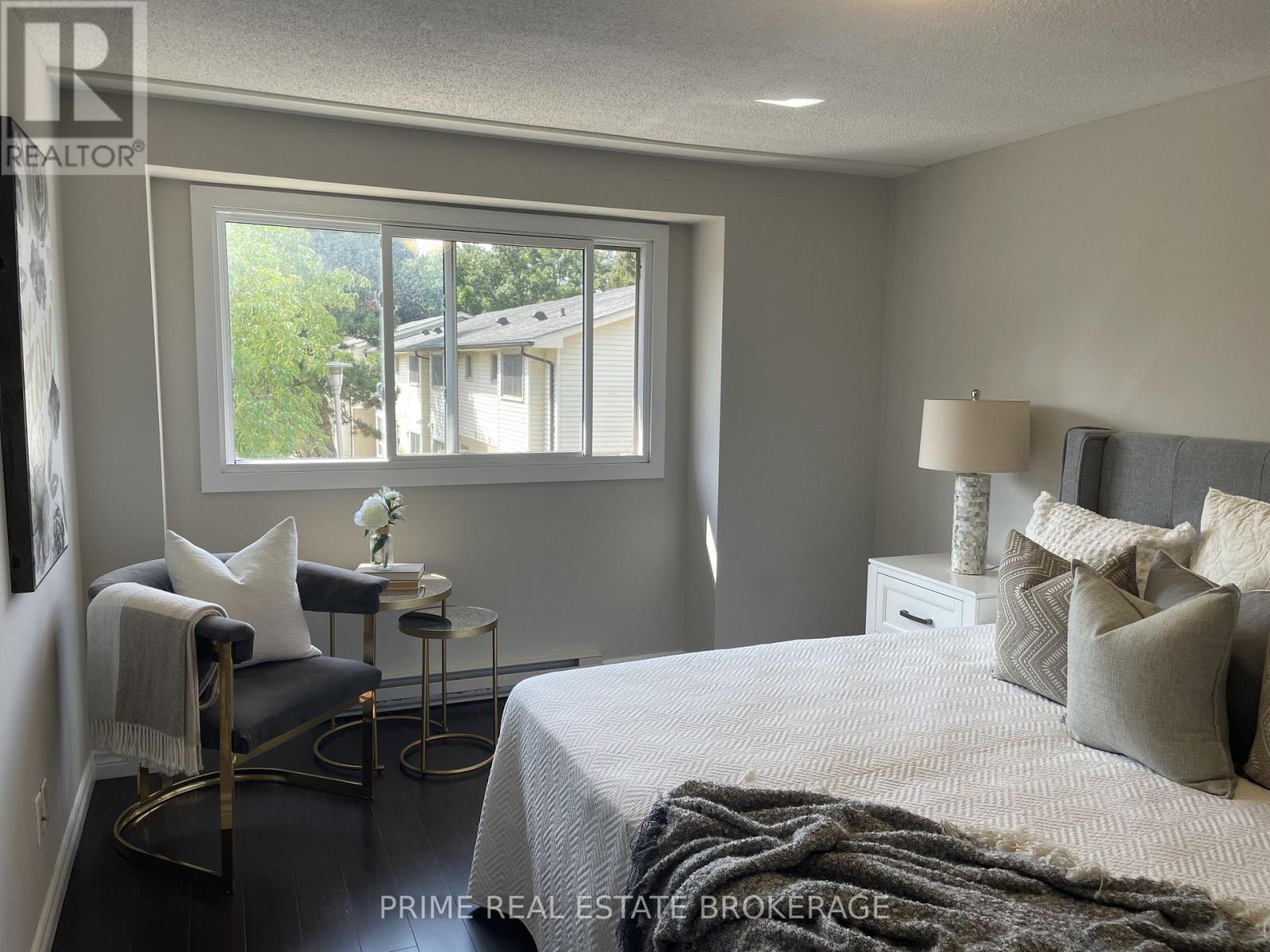 #44 355 SANDRINGHAM CRESCENT - 17