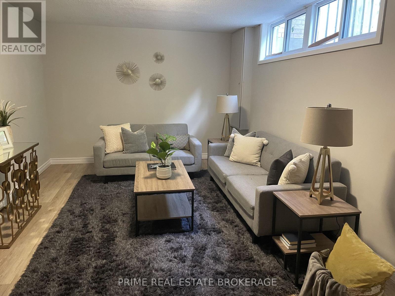 #44 355 SANDRINGHAM CRESCENT - 24