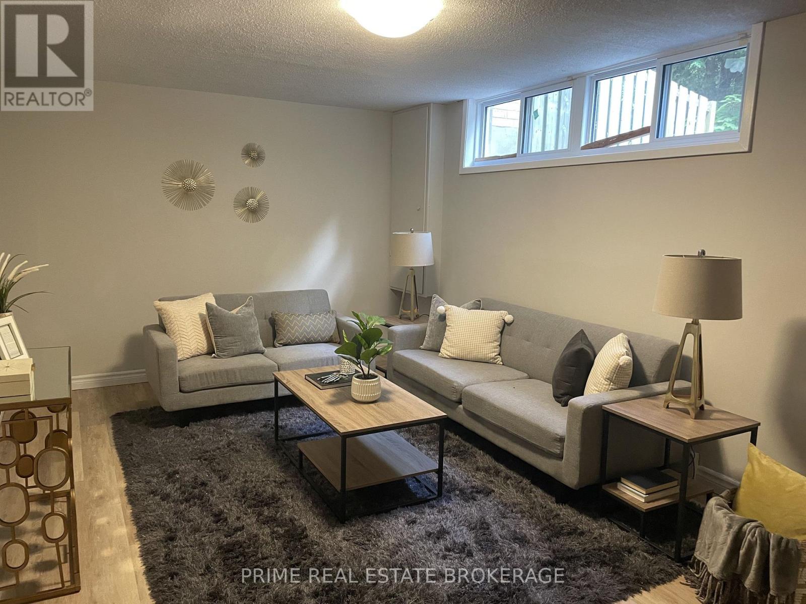 #44 355 SANDRINGHAM CRESCENT - 25