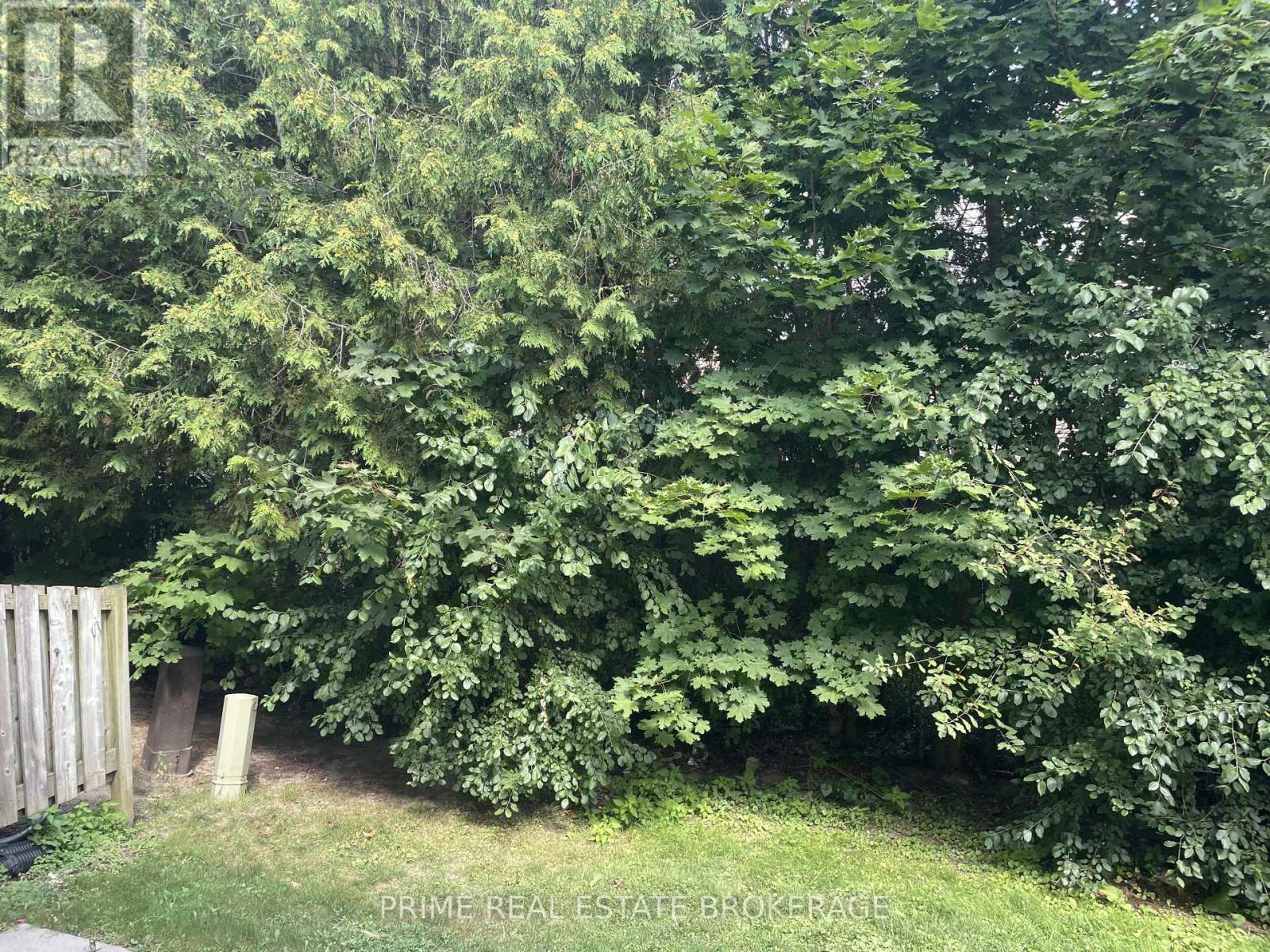 #44 355 SANDRINGHAM CRESCENT - 28