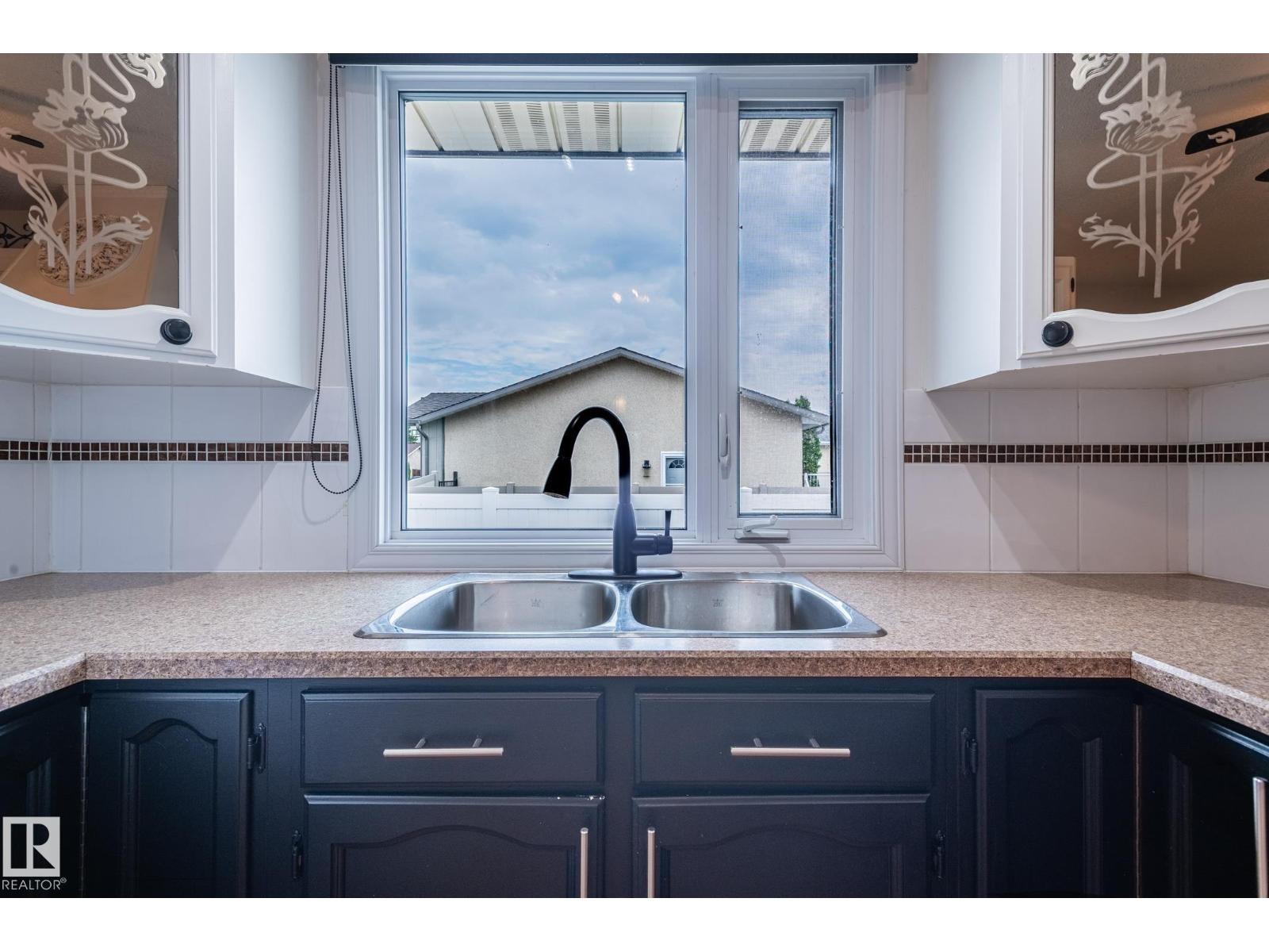 11415 142 AV NW - 14