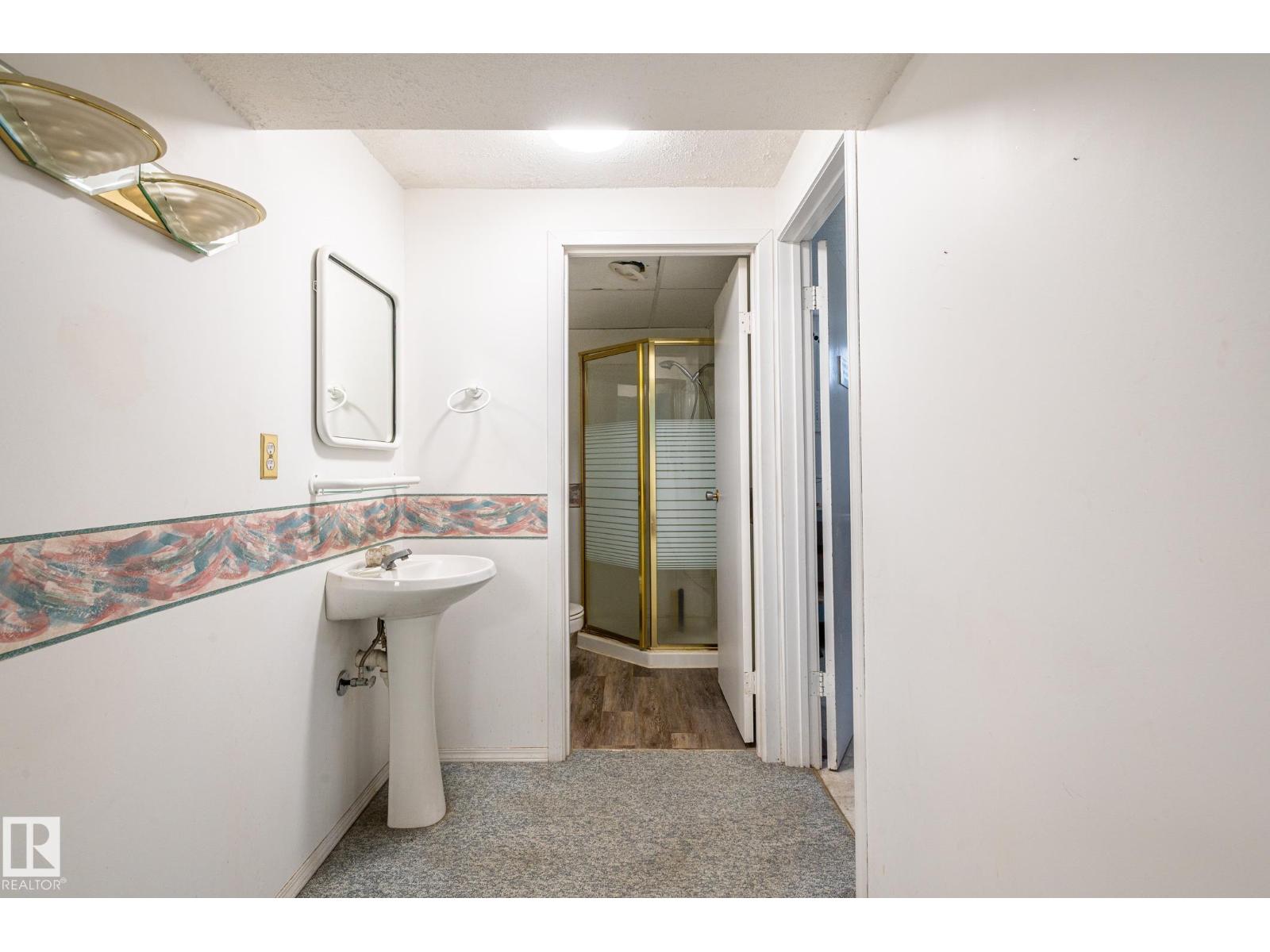 11415 142 AV NW - 35