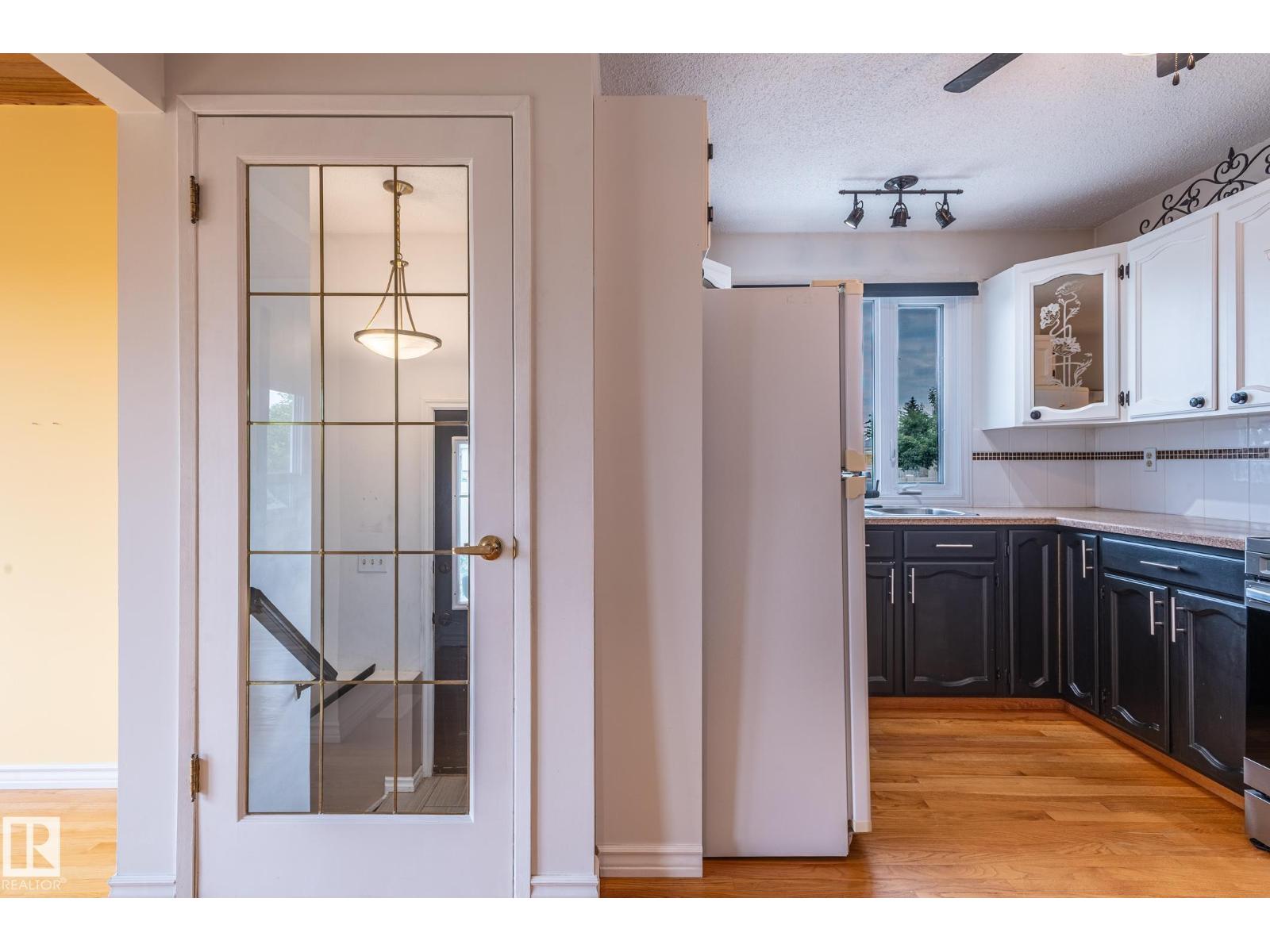 11415 142 AV NW - 20