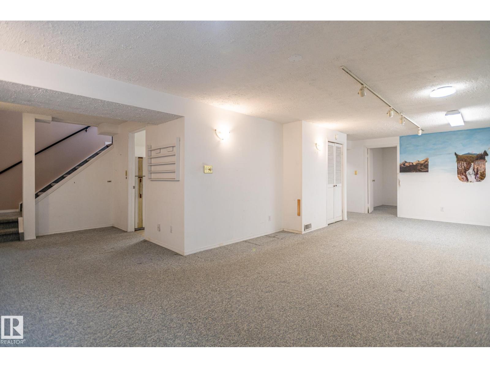 11415 142 AV NW — photo 33