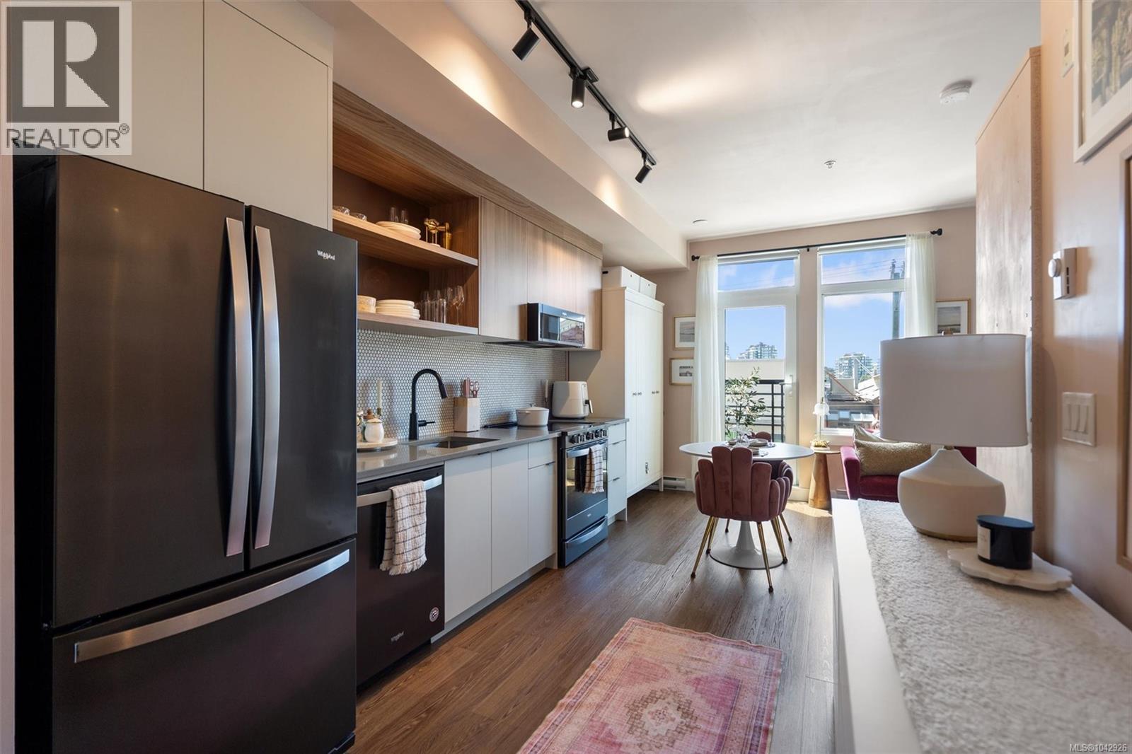 #310 515 Chatham St - 6