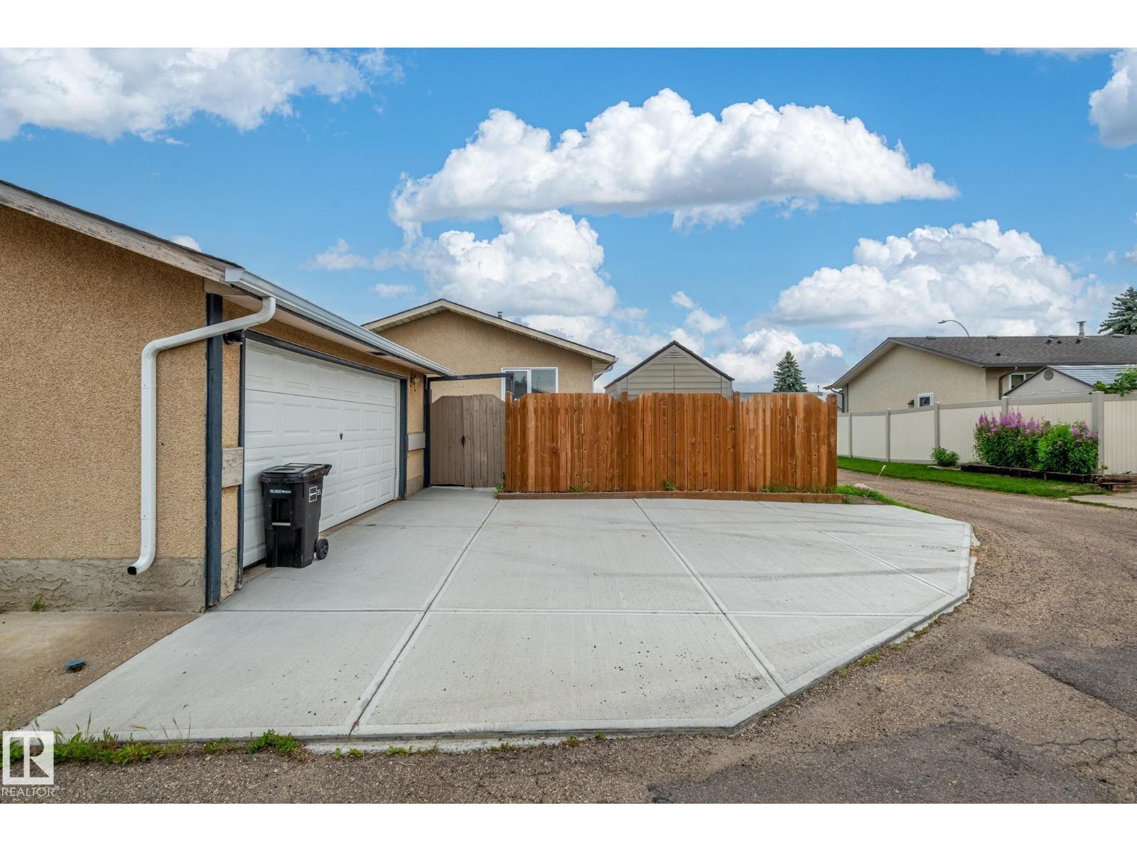 11415 142 AV NW - 45