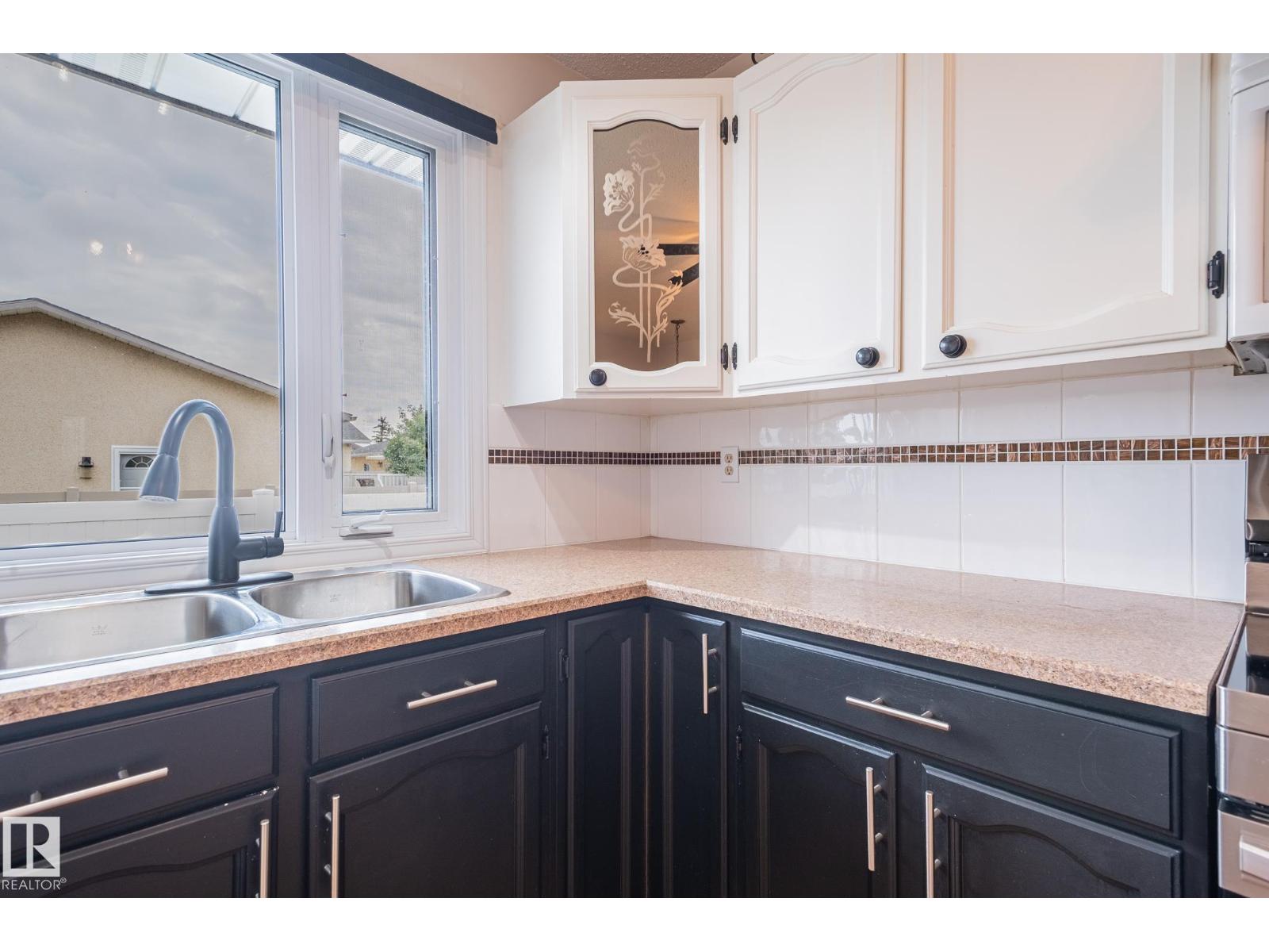 11415 142 AV NW - 16