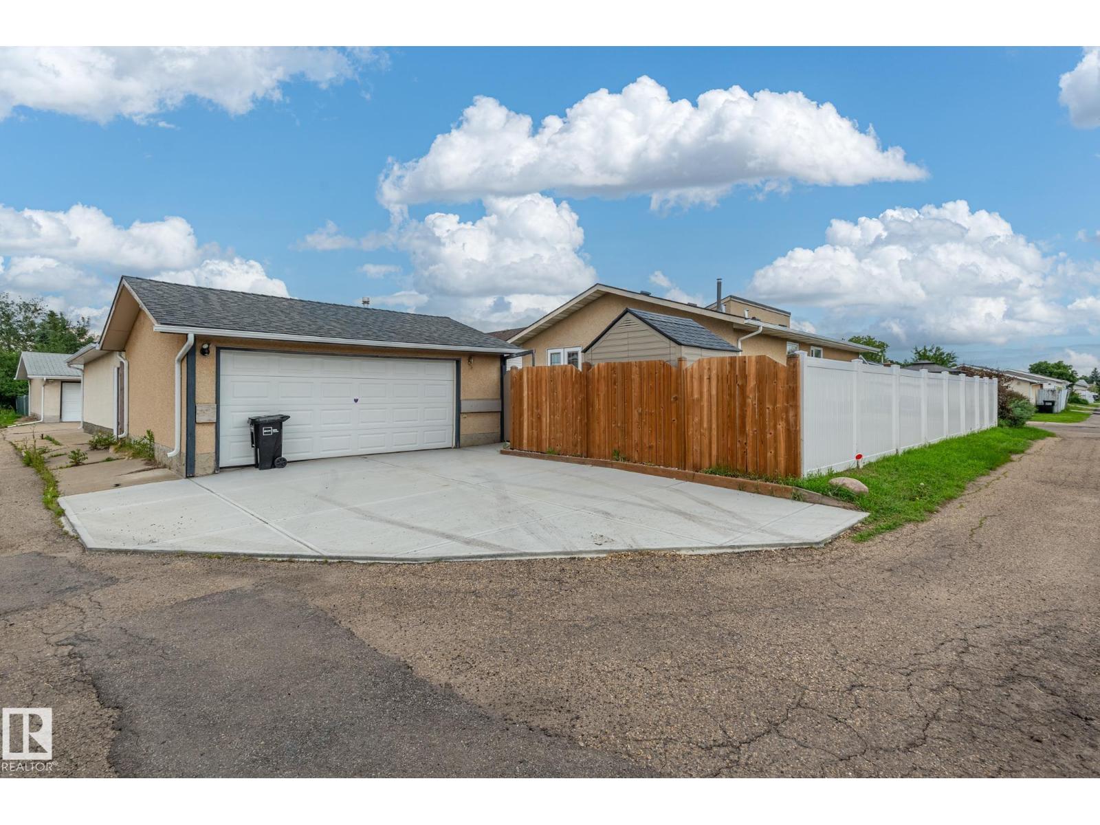 11415 142 AV NW - 46