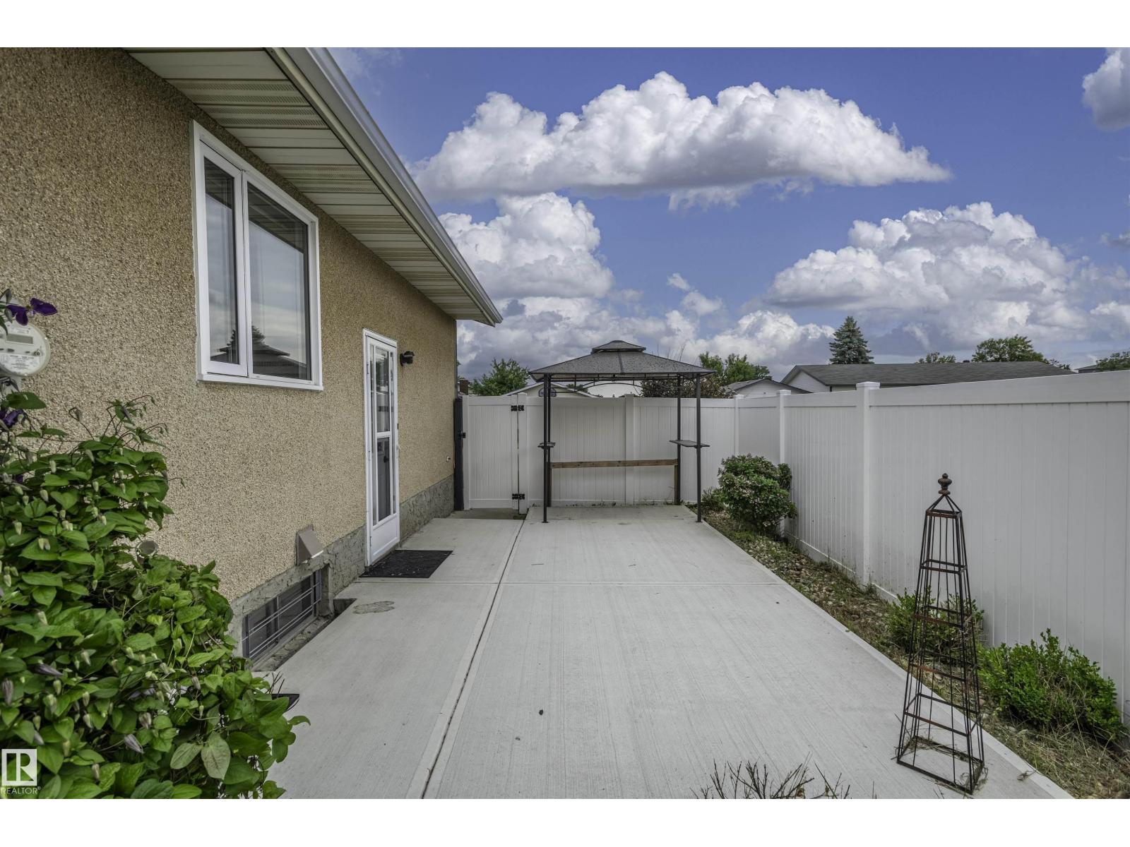 11415 142 AV NW - 39