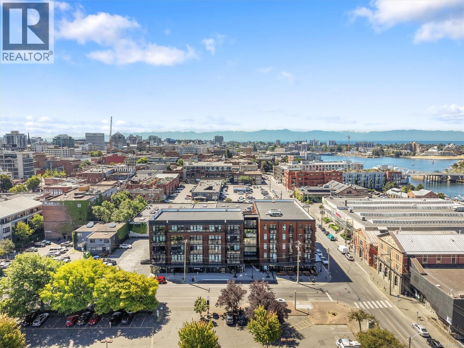#310 515 Chatham St - 23