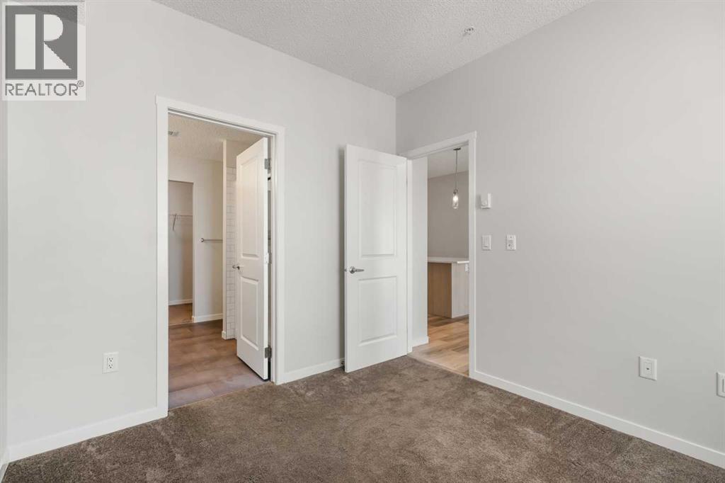 #3403 33 Carringham Gate NW - 18