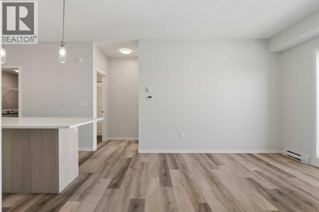 #3403 33 Carringham Gate NW - 9
