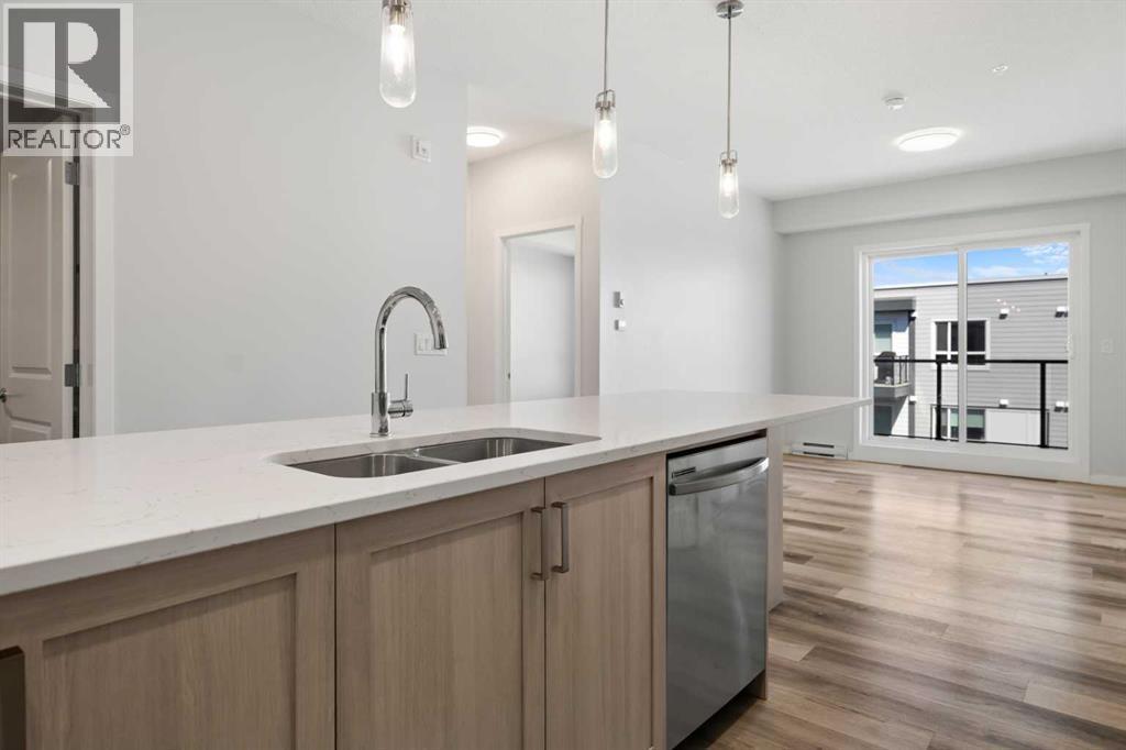 #3403 33 Carringham Gate NW - 10
