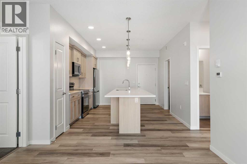 #3403 33 Carringham Gate NW - 5