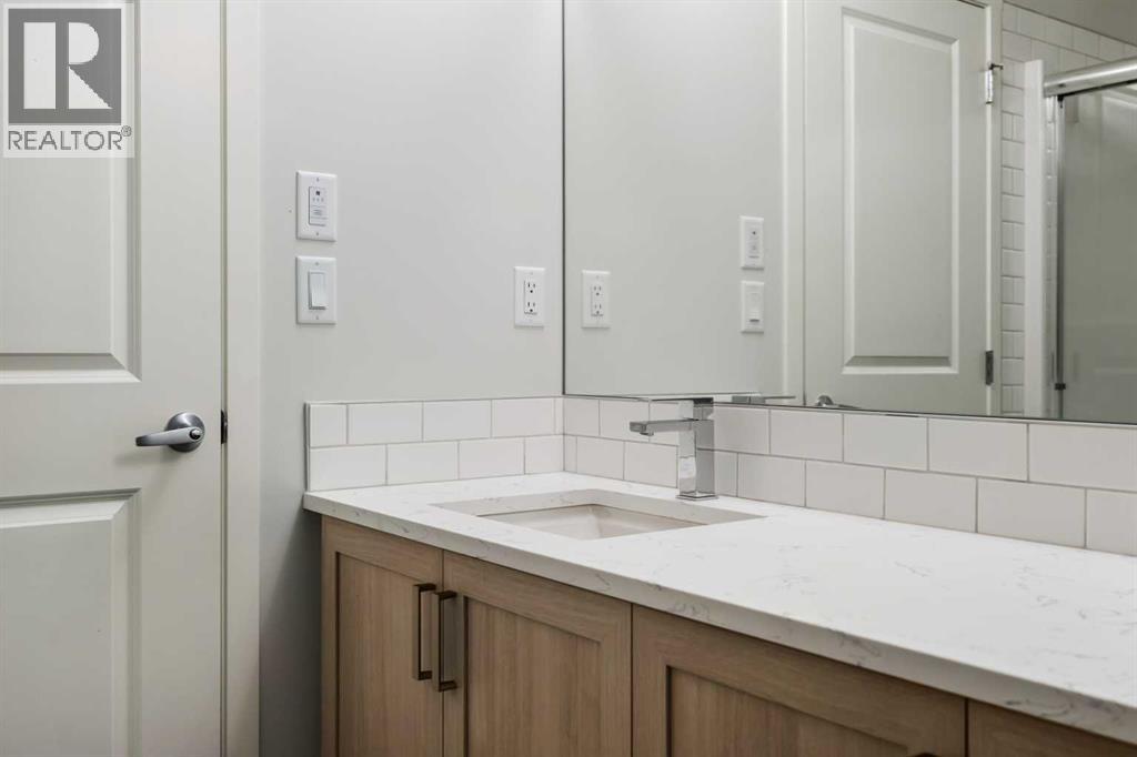 #3403 33 Carringham Gate NW - 20