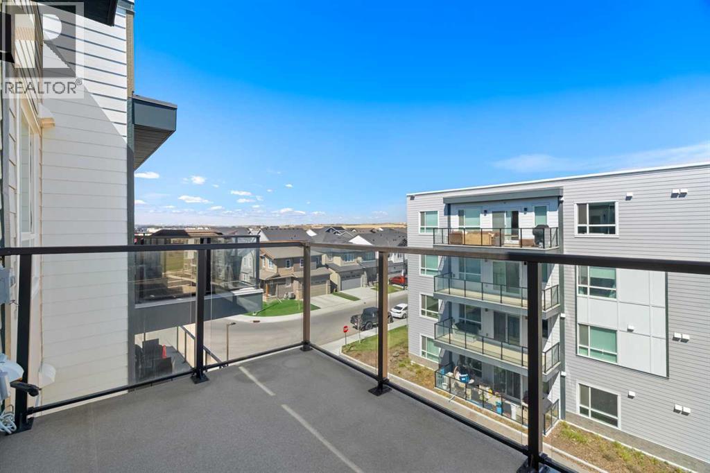 #3403 33 Carringham Gate NW - 31