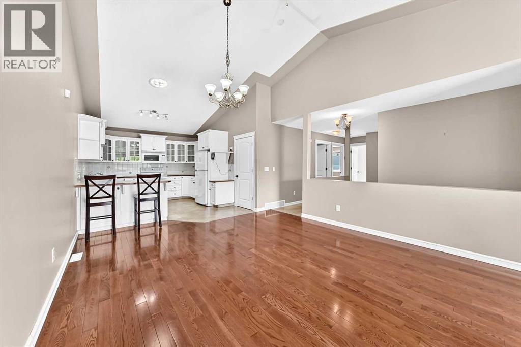 4405 48 Street - 11