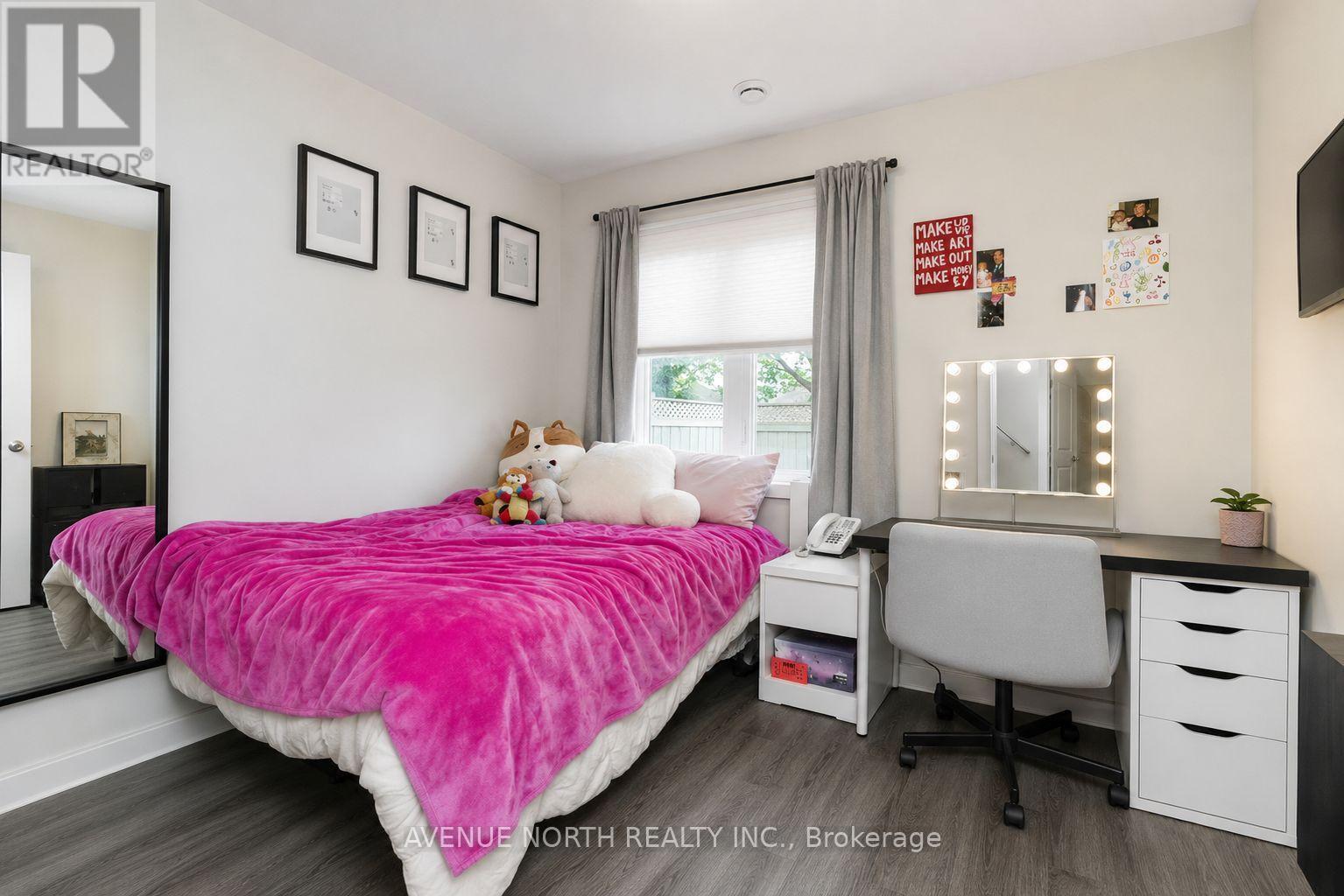 206 BLACKBURN AVENUE - 21