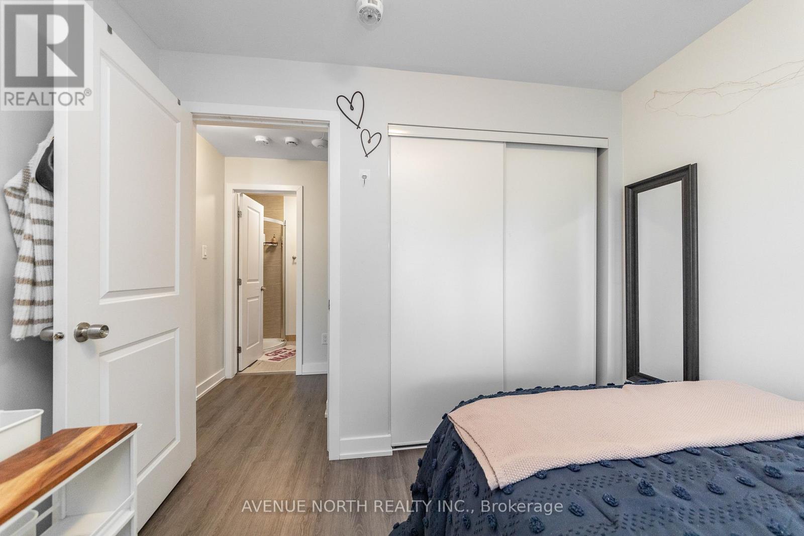 206 BLACKBURN AVENUE - 23