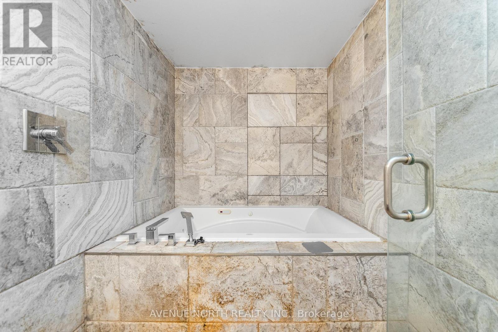206 BLACKBURN AVENUE - 28