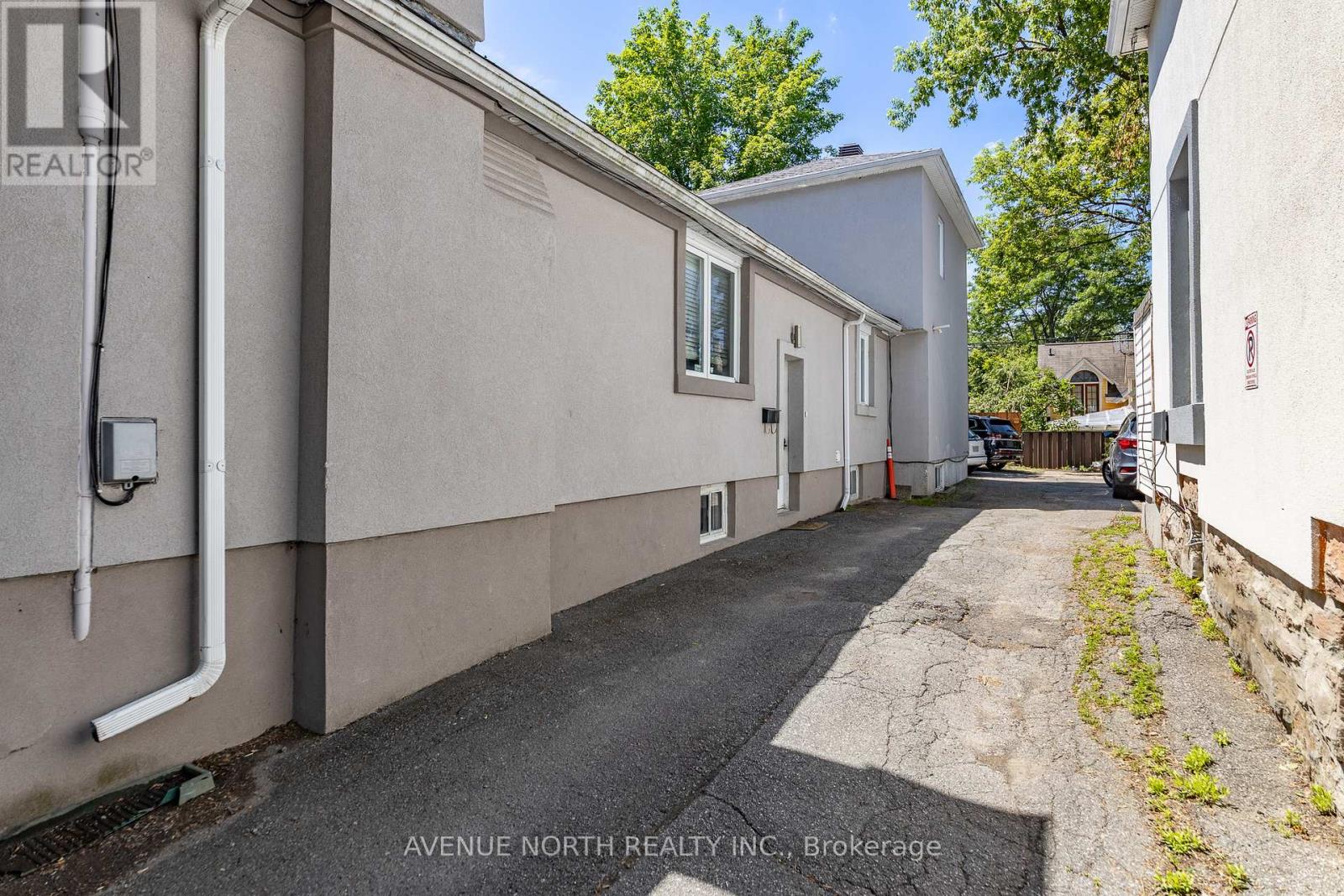 206 BLACKBURN AVENUE - 30