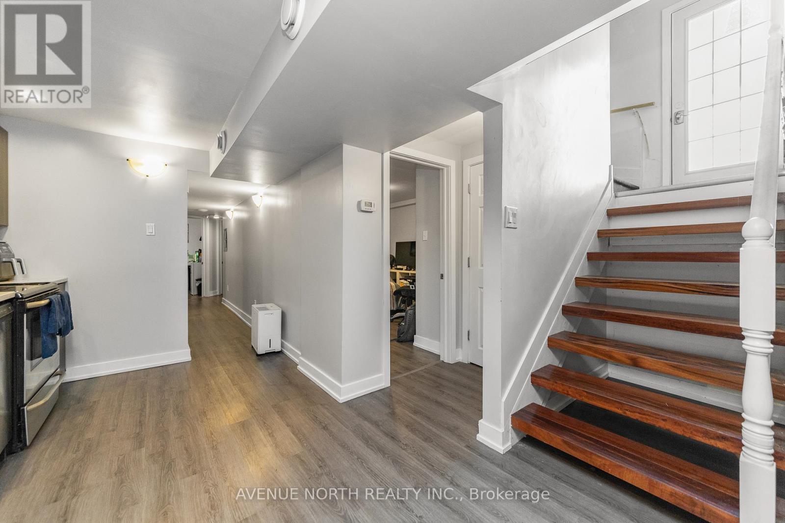 206 BLACKBURN AVENUE - 31