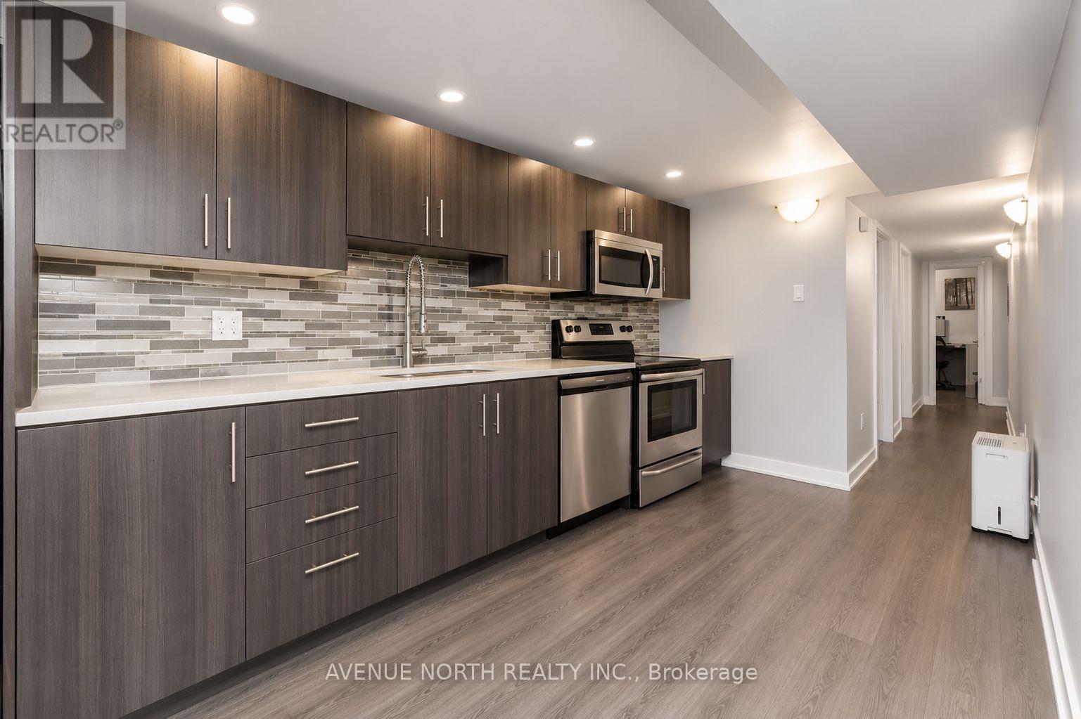 206 BLACKBURN AVENUE - 32