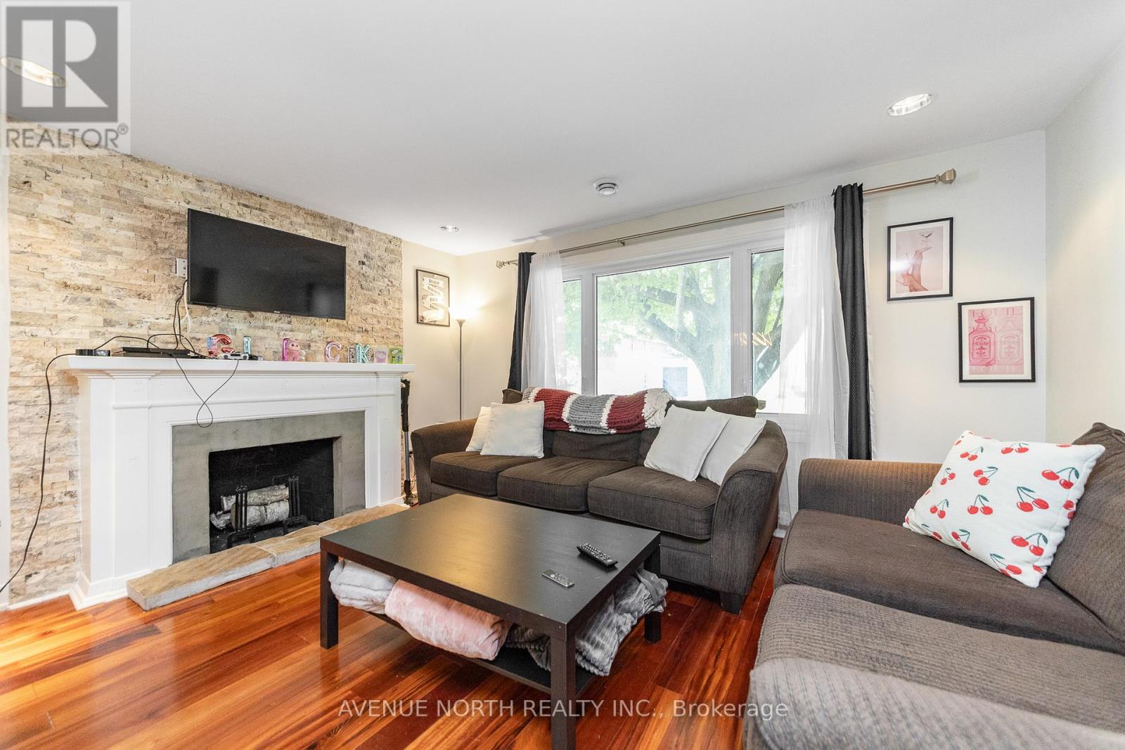 206 BLACKBURN AVENUE - 4