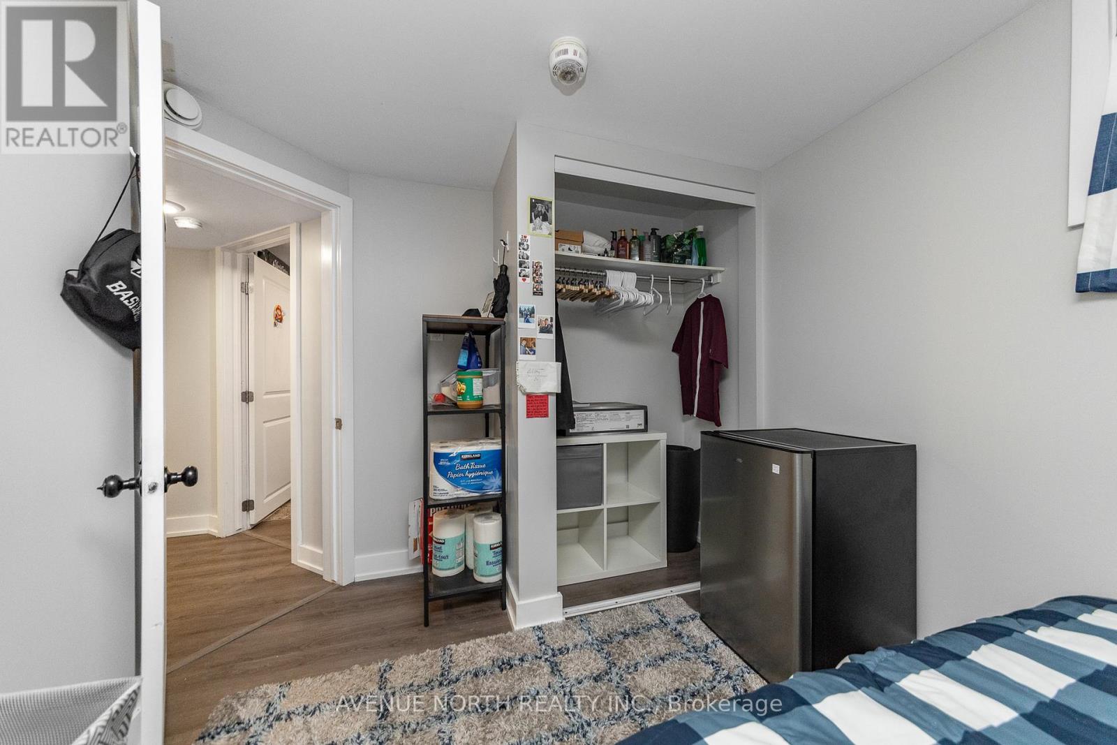 206 BLACKBURN AVENUE - 44