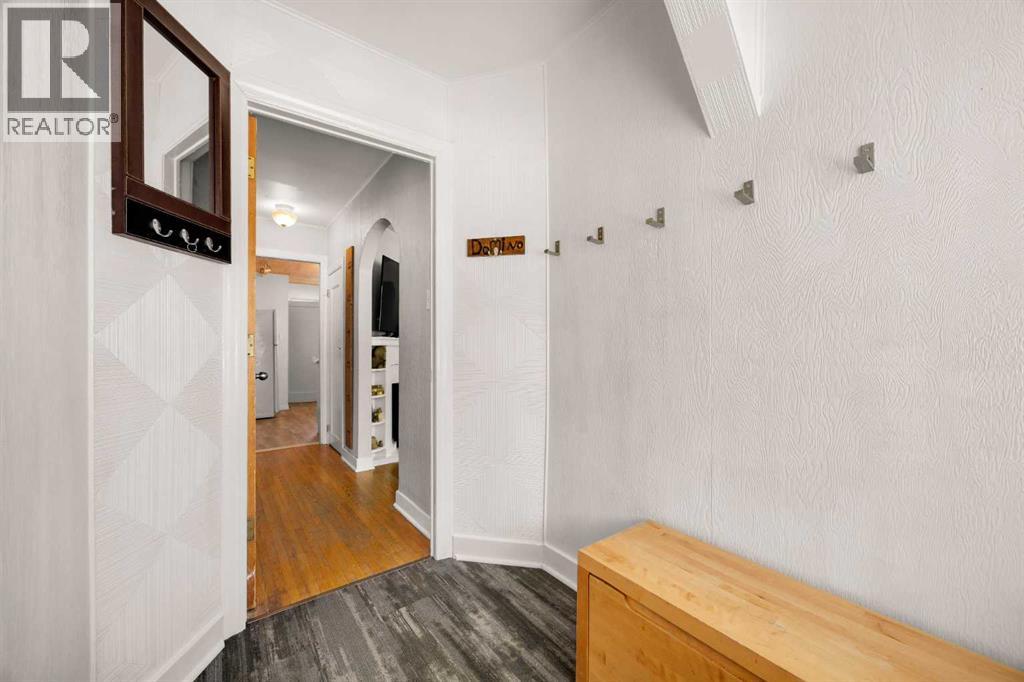 2507 15A Street SW, Bankview, Calgary photo 5
