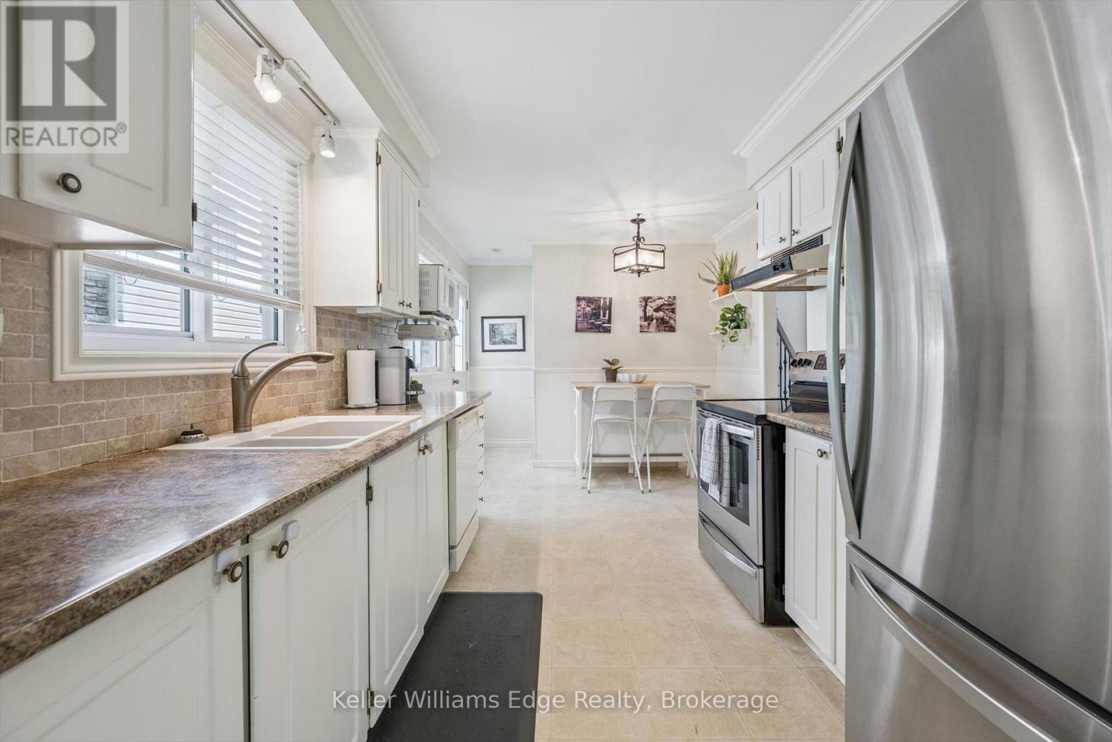 475 VANGUARD CRESCENT - 14