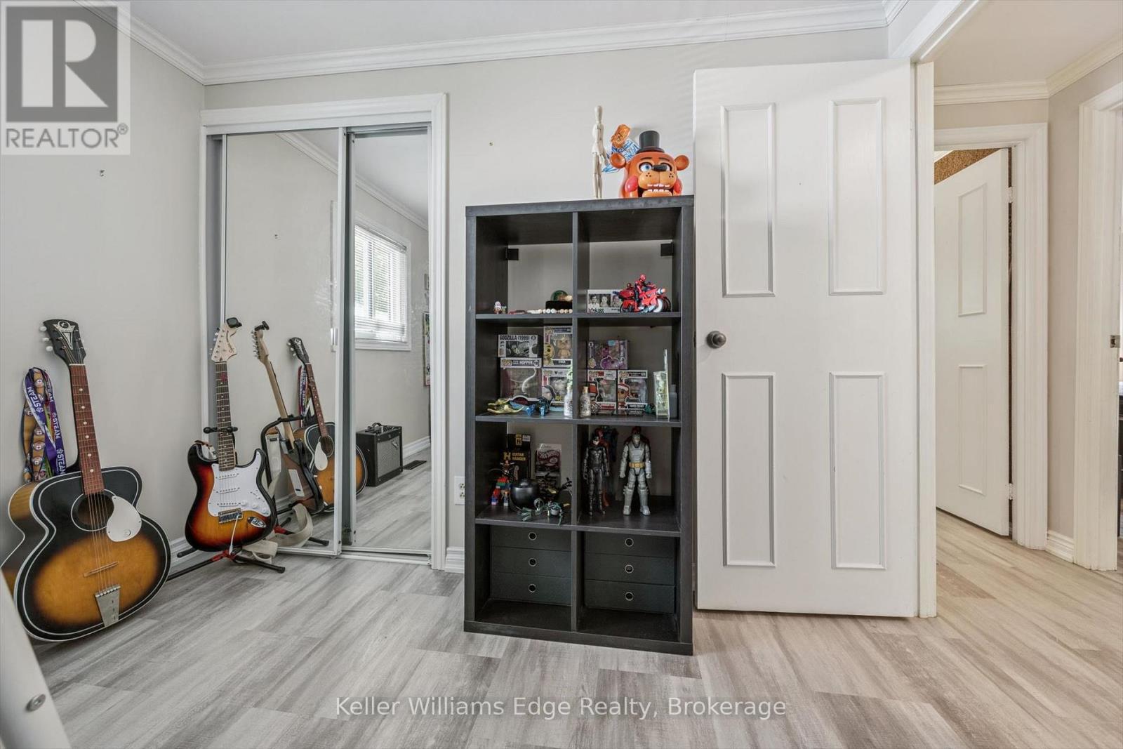 475 VANGUARD CRESCENT - 21