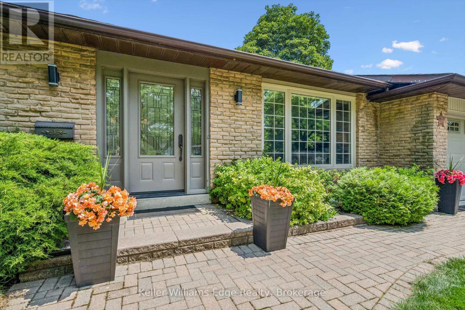 475 VANGUARD CRESCENT - 4
