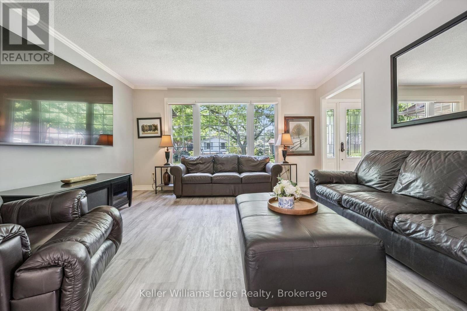 475 VANGUARD CRESCENT - 8