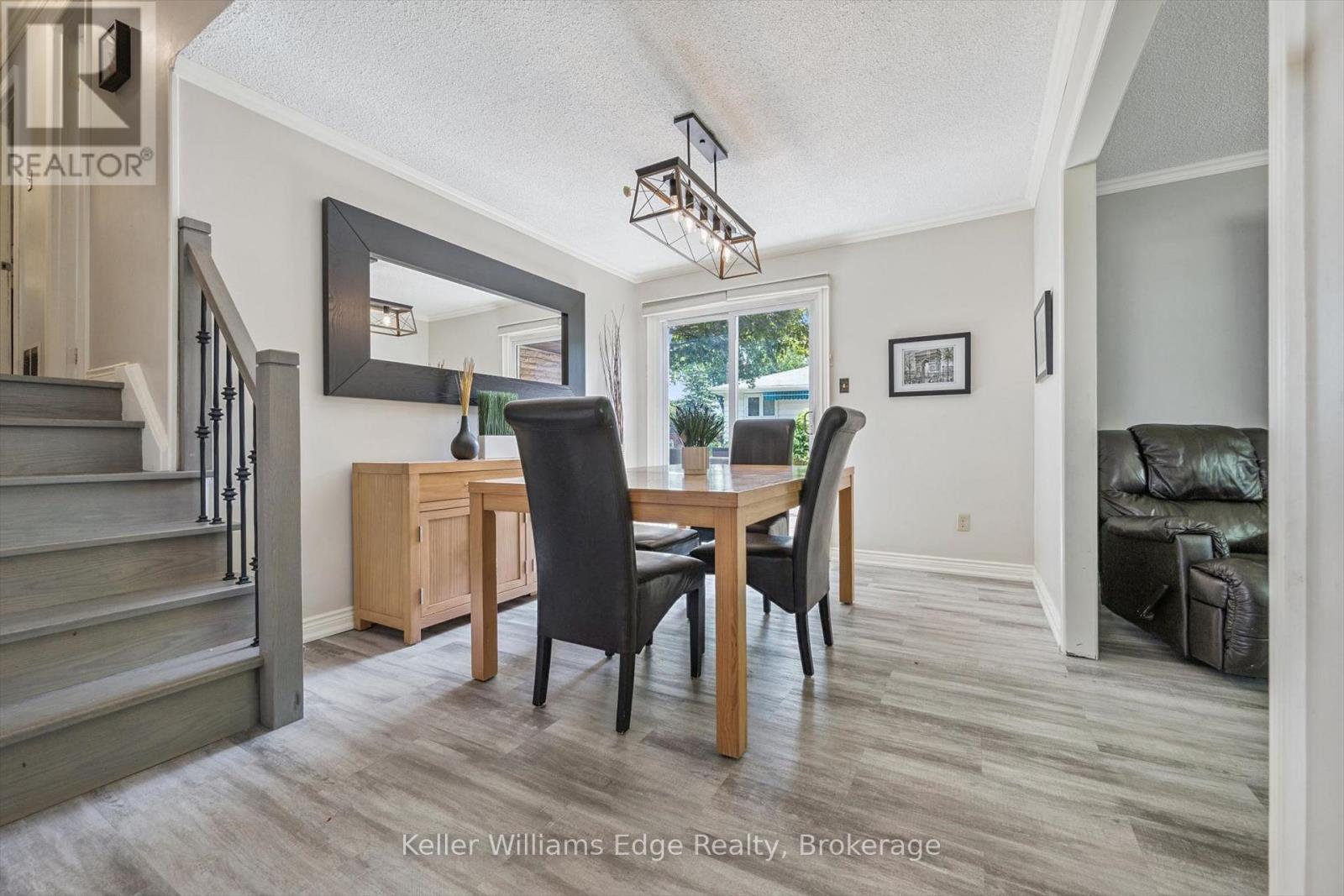 475 VANGUARD CRESCENT - 9