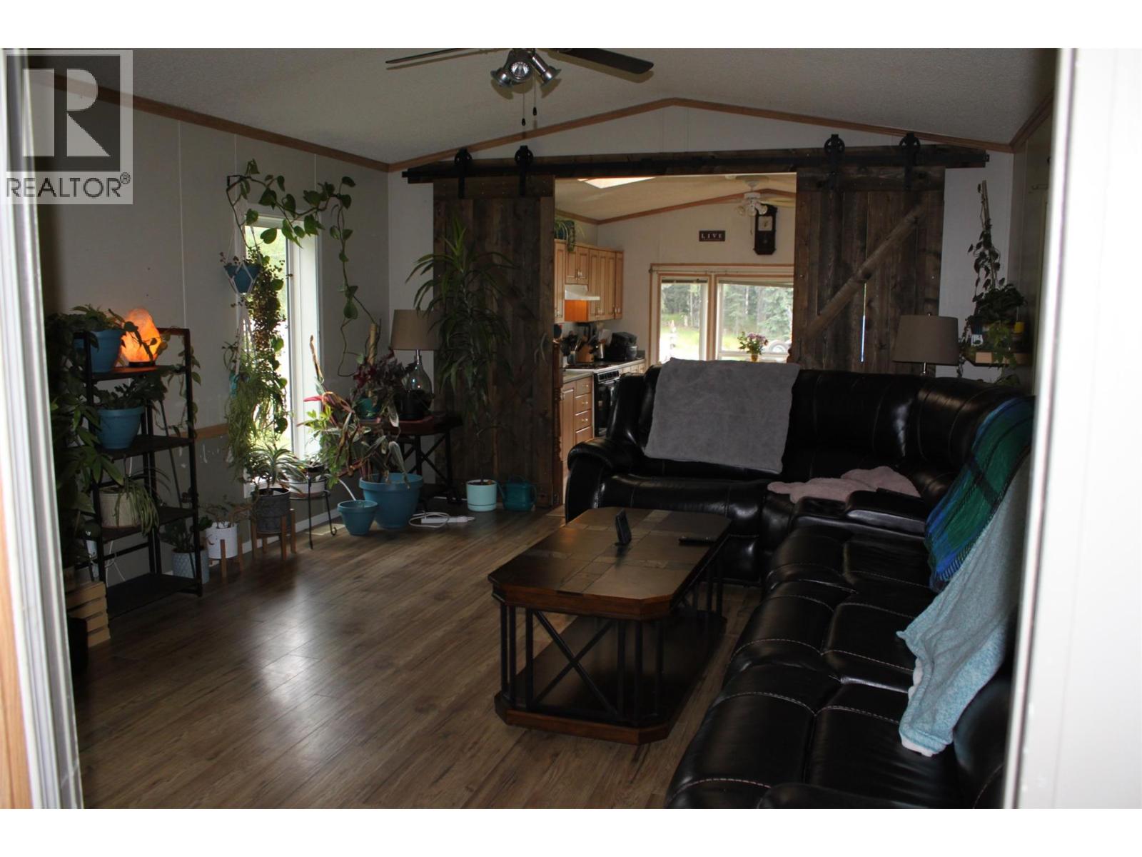 574 MCCORMACK Road - Image 8