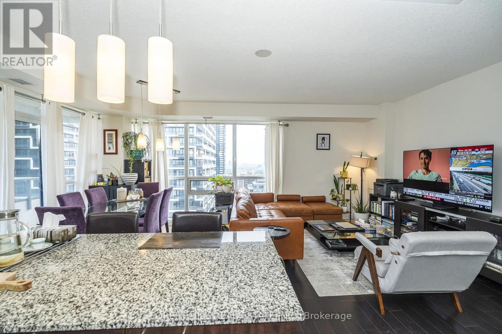 #1821 70 ROEHAMPTON AVENUE - 4