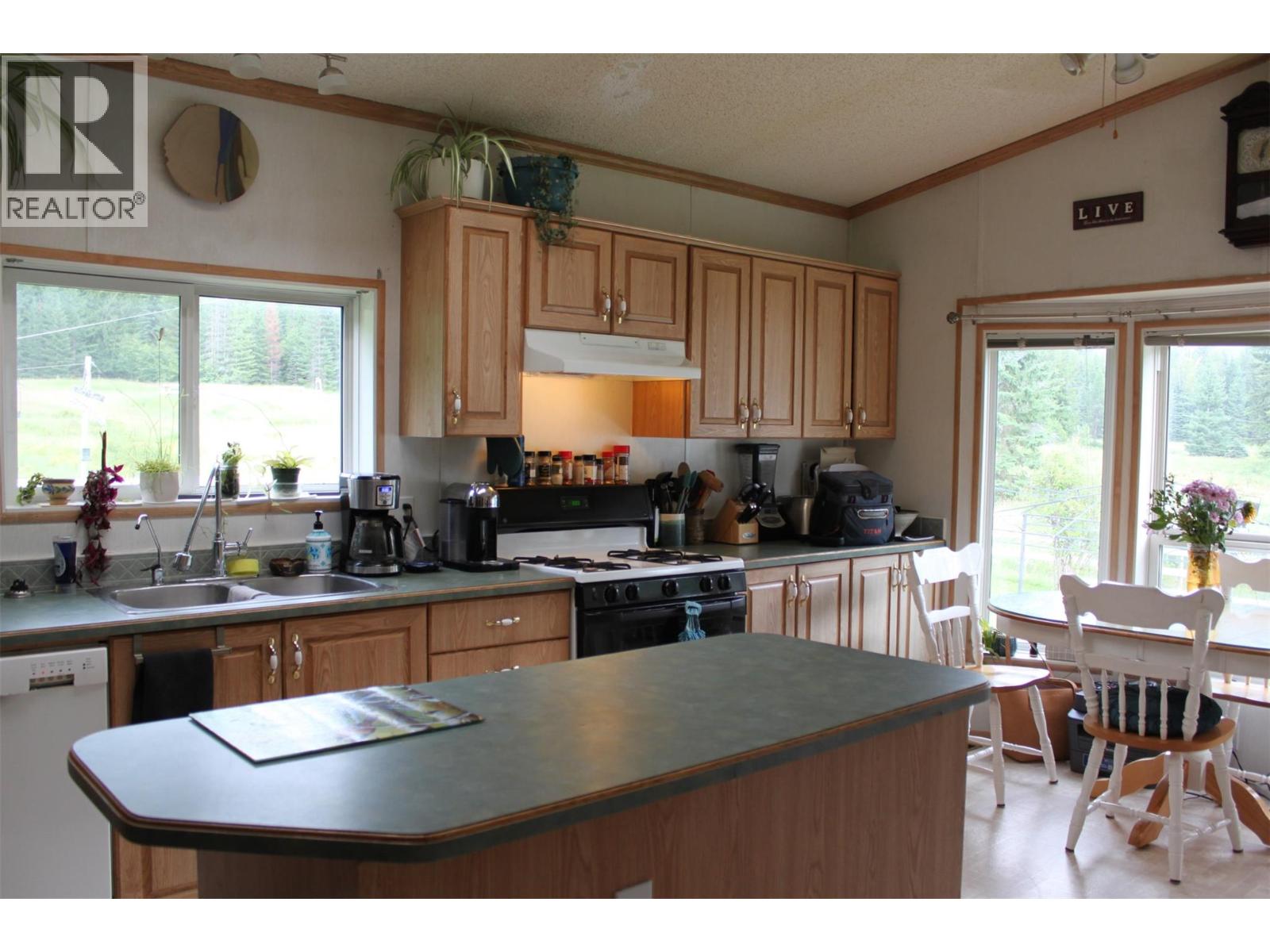 574 MCCORMACK Road - Image 3