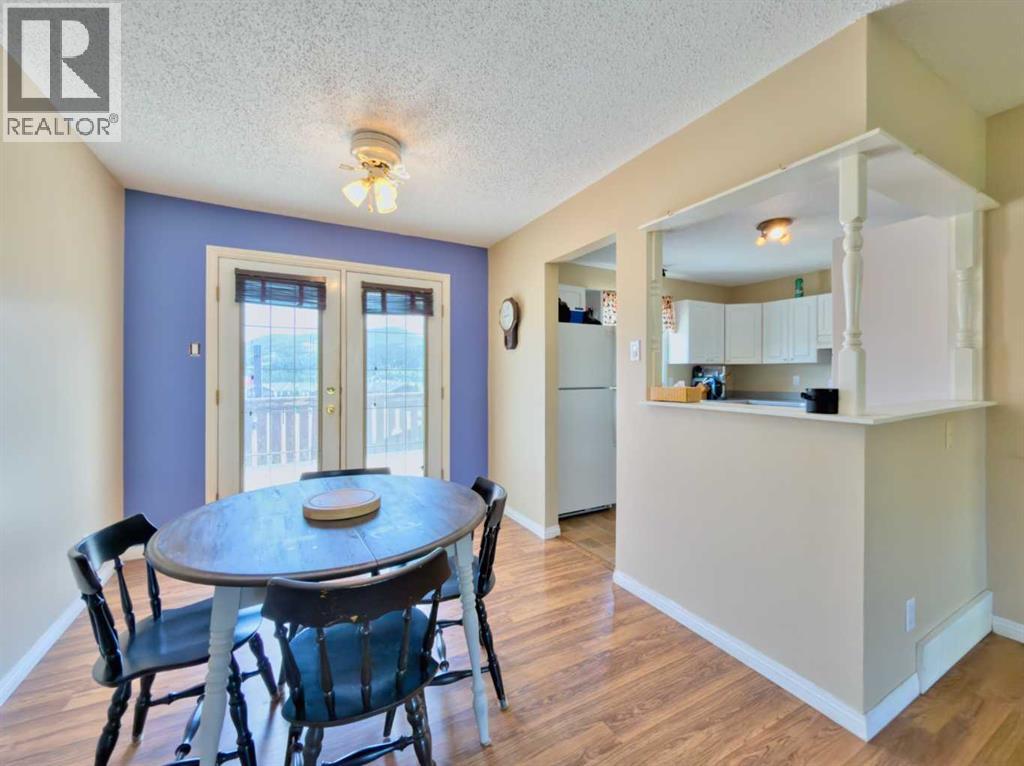 8534 21 Avenue - 7