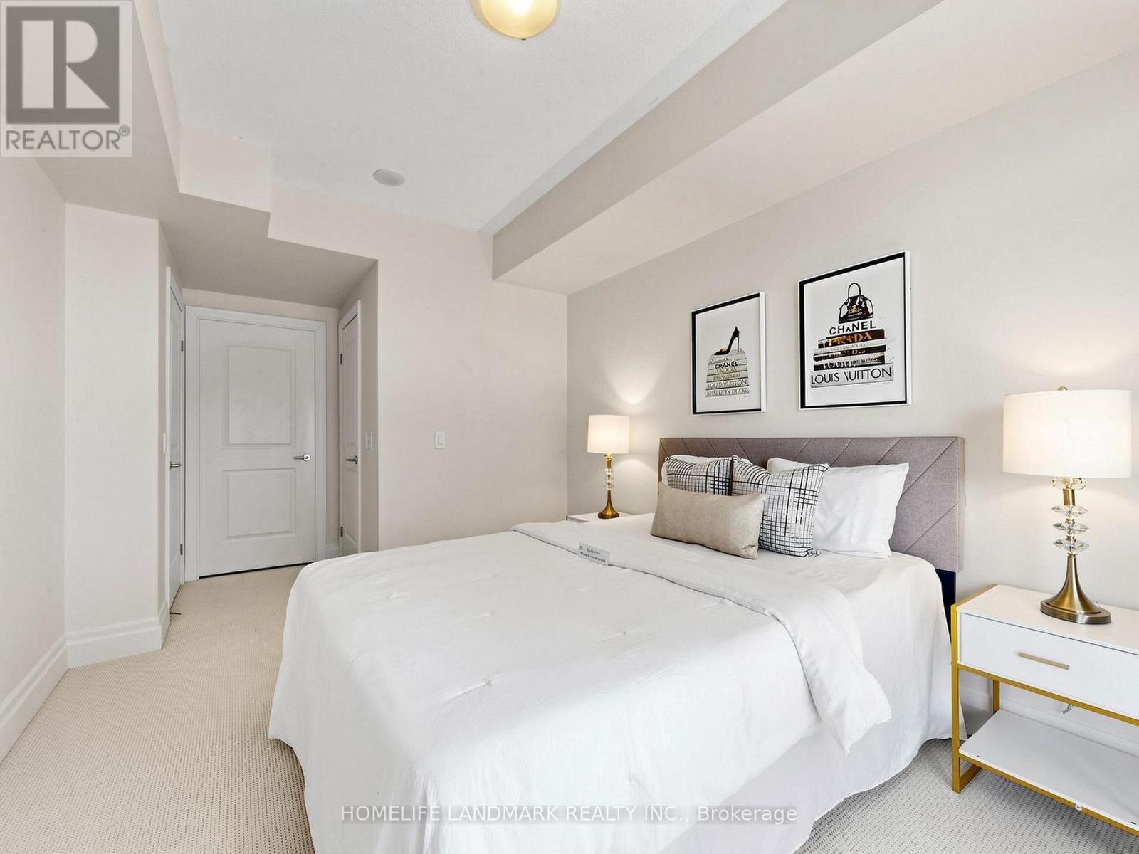 #513 131 UPPER DUKE CRESCENT - 17