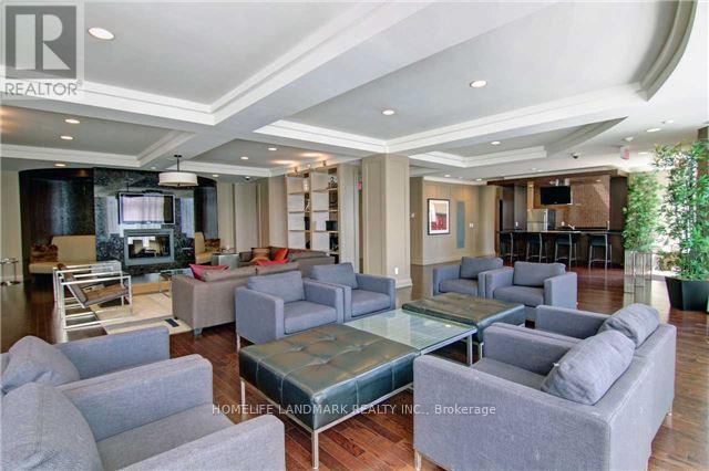 #513 131 UPPER DUKE CRESCENT - 29
