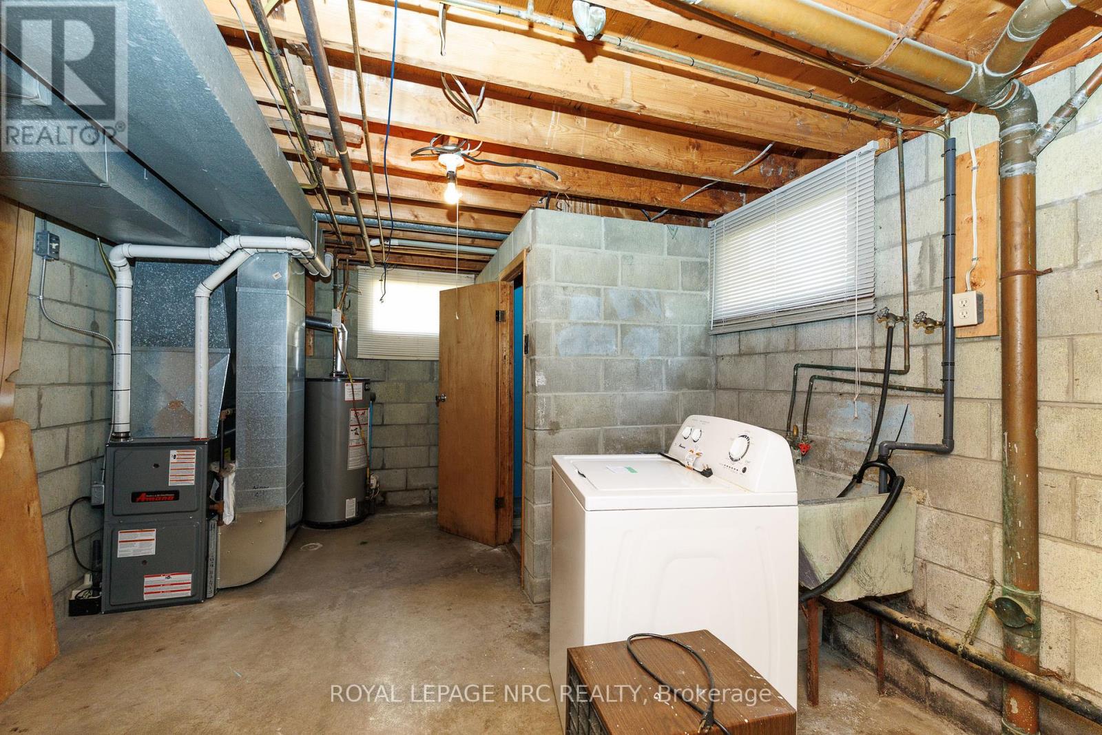409 BROADWAY AVENUE - 21