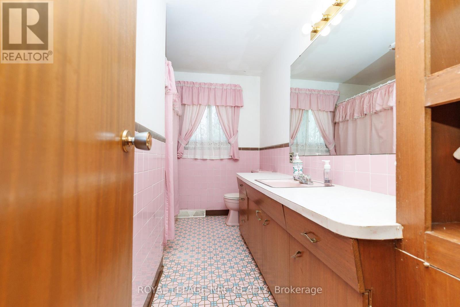 409 BROADWAY AVENUE - 16