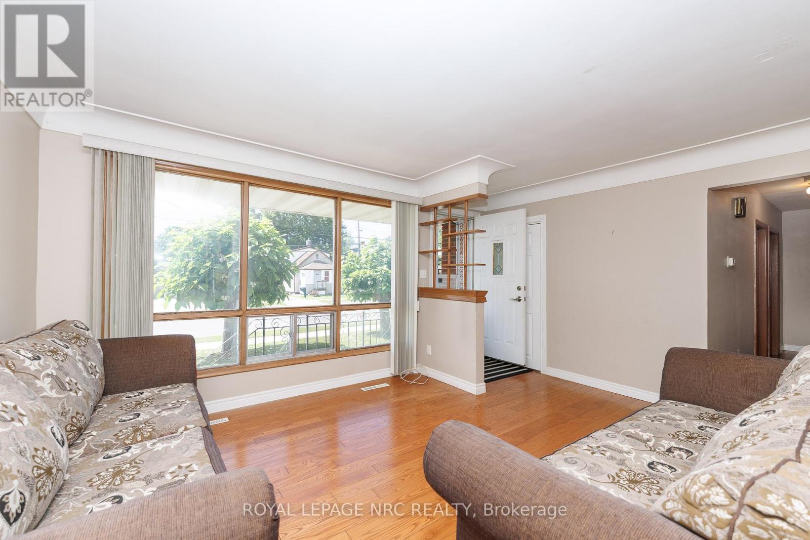 409 BROADWAY AVENUE - 13